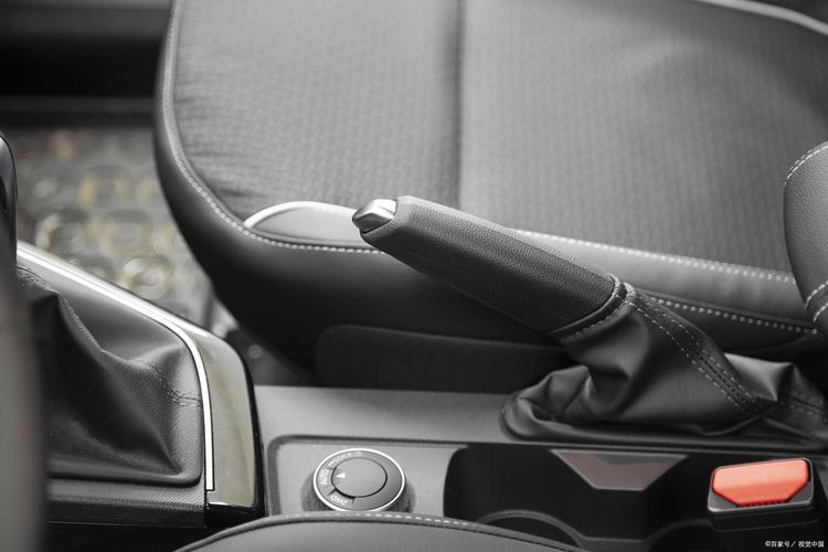 汽車內(nèi)飾件控溫方式及其油溫機(jī)控溫效果分析